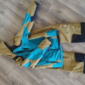 Blue and gold Spyder ski jacket and snow pants size 18/20
